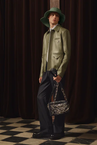 Look 32